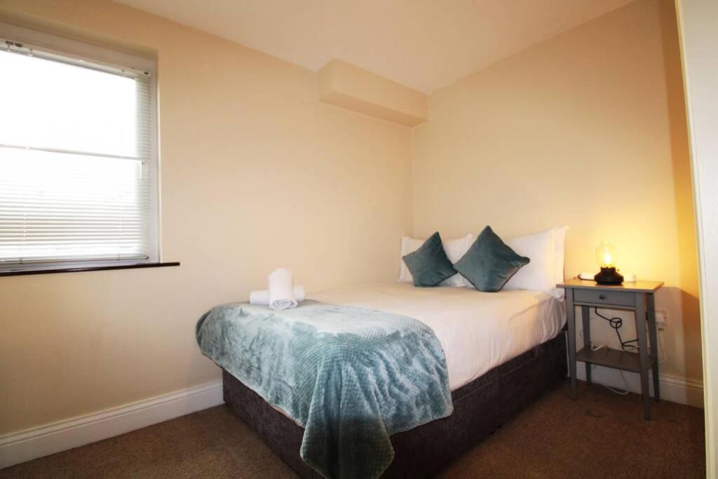 Large 3 Bed, Galway City Centre Apartment Ngoại thất bức ảnh