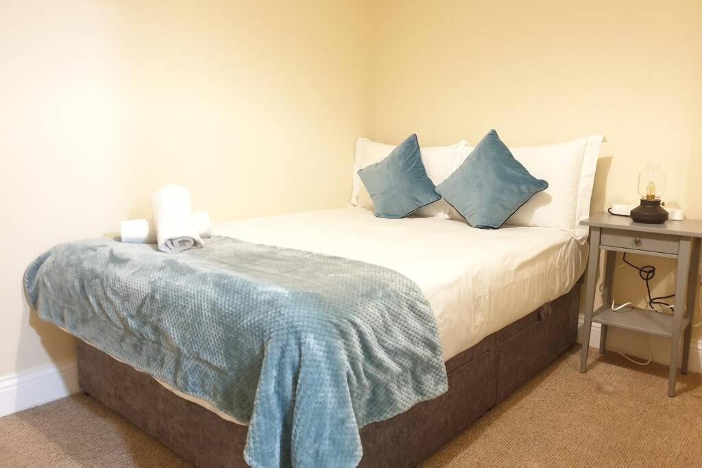 Large 3 Bed, Galway City Centre Apartment Ngoại thất bức ảnh