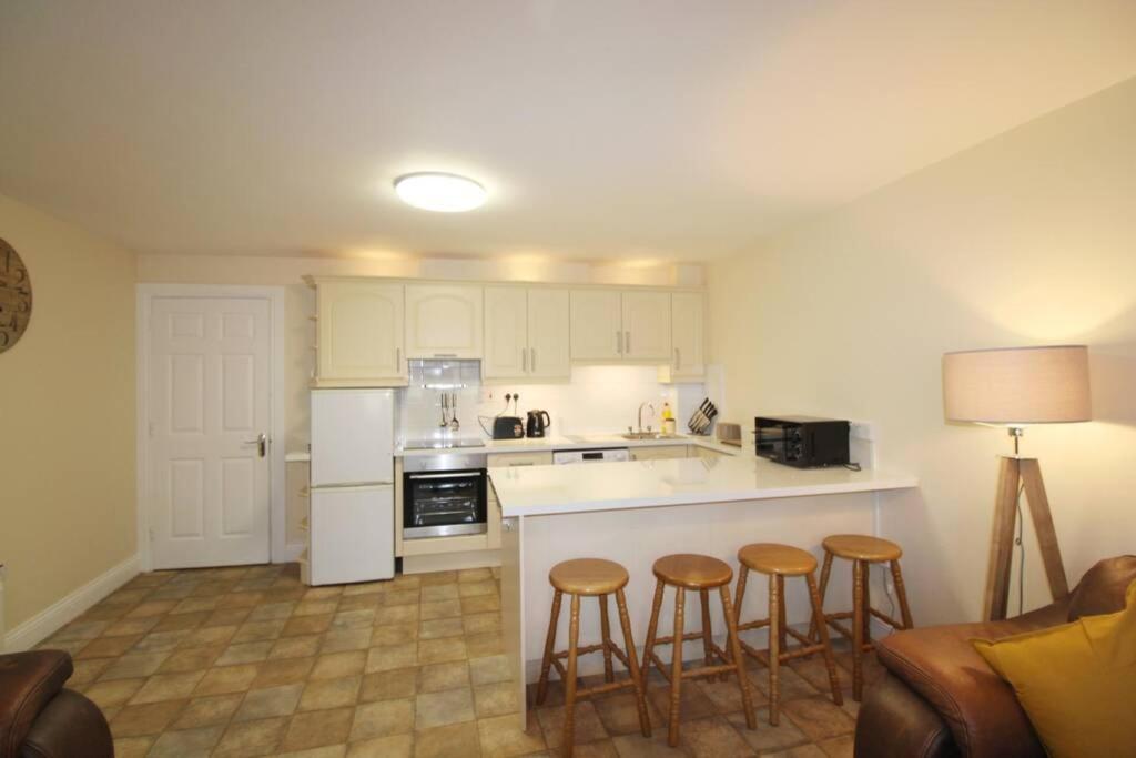 Large 3 Bed, Galway City Centre Apartment Ngoại thất bức ảnh