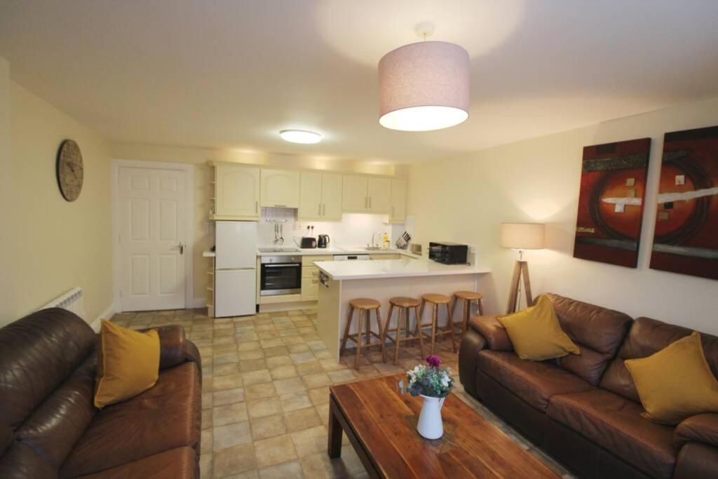 Large 3 Bed, Galway City Centre Apartment Ngoại thất bức ảnh